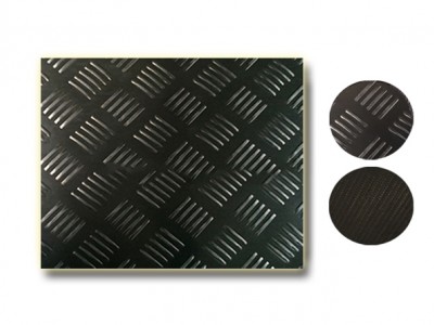 Five bar patterned rubber sheet